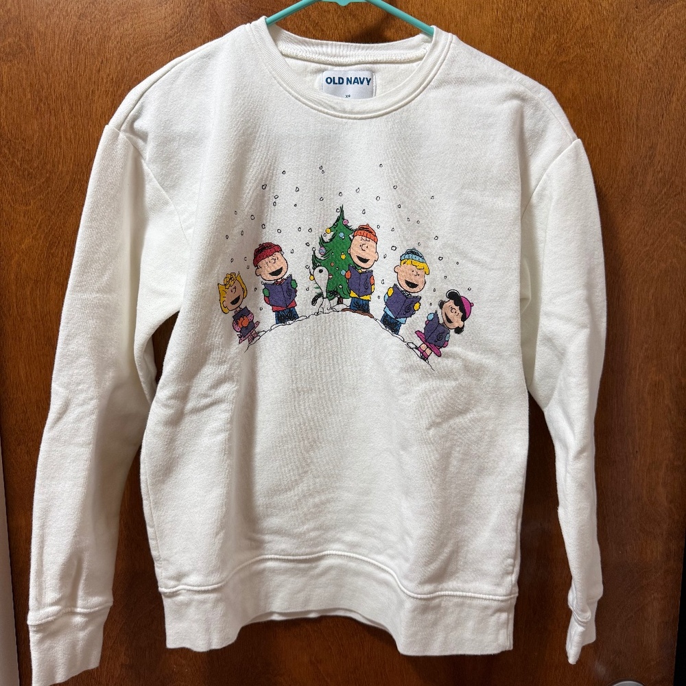 Old Navy x Peanuts Caroling Christmas Graphic Crew-Neck Sweatshirt